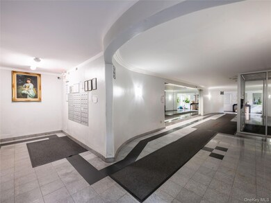 New Hampshire House Condos unit D11, Rego Park, NY 11374 - photo 2