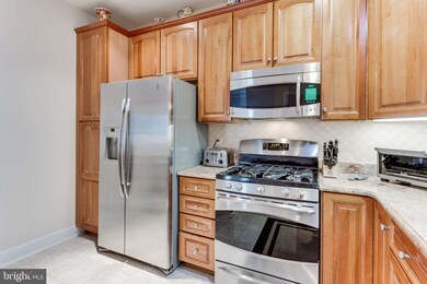 8975 Fascination Ct, Lorton, VA 22079 - photo 7