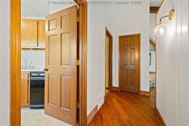 20784 Winfield Rd, Fraziers Bottom, WV 25082 - photo 4