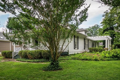 8 Hawthorn Hill, Louisville, KY 40204 - photo 3