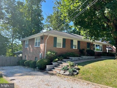 237 Gralan Rd, Catonsville, MD 21228 - photo 2