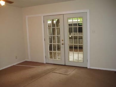 608 N Mckinney St unit 2, Ennis, TX 75119 - photo 2