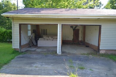 3185WillowdaleDrGarage
