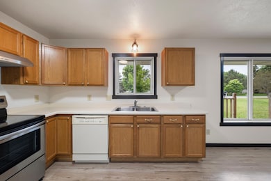 601 Lindy Dr, Park Rapids, MN 56470 - photo 3