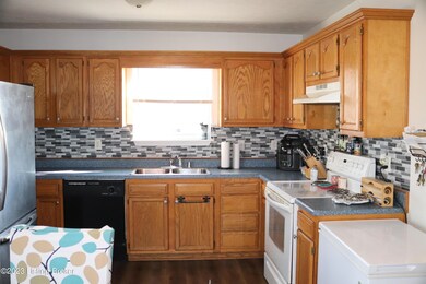 198 Aulbern Dr W, Mount Washington, KY 40047 - photo 4