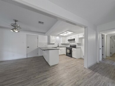 7718 Battlewood Dr, Houston, TX 77040 - photo 4