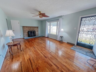 1322 Frisbee Dr, Columbus, OH 43224 - photo 5