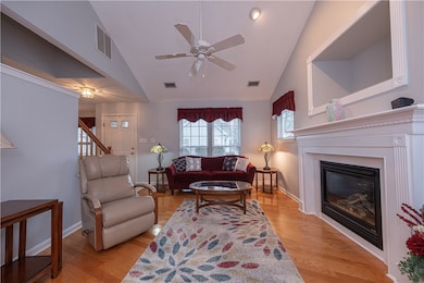 3604 Warwick Ct, Coraopolis, PA 15108 - photo 4