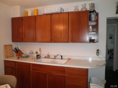 1707 Holly Place, Bethlehem, PA 18018 - photo 4