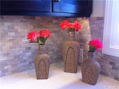 Decorator Tile Kitchen Backsplash compliments the 