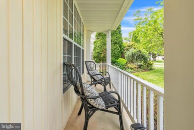 17913 Wheatridge Dr, Germantown, MD 20874 - photo 2