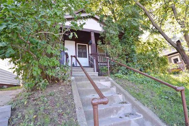 32 Cuthbert St, Schenectady, NY 12302 - photo 2