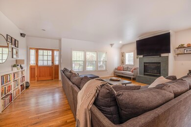 2849 NE Red Oak Dr, Bend, OR 97701 - photo 6