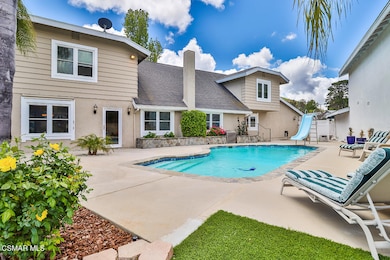 aFront and Side Yard9