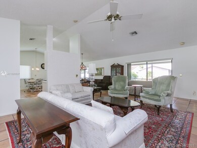 10081 SW 17th Ct, Davie, FL 33324 - photo 7