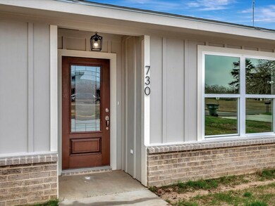 730 N Sanders St, Nacogdoches, TX 75964 - photo 4