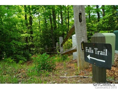 Walk to the Triple Falls Park
