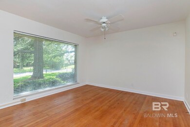 251 Irvine Rd, Mobile, AL 36606 - photo 5