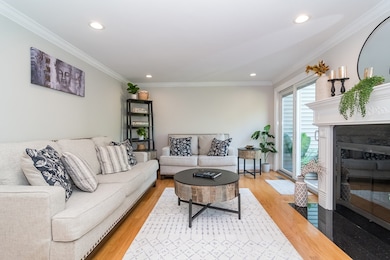 286 Linden St unit 286, Wellesley, MA 02482 - photo 4