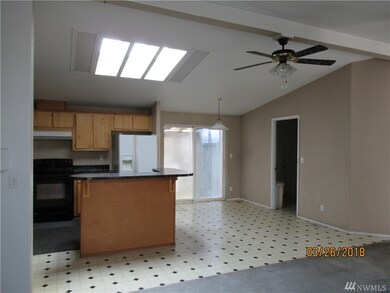 2524 11th St SE, East Wenatchee, WA 98802 - photo 4