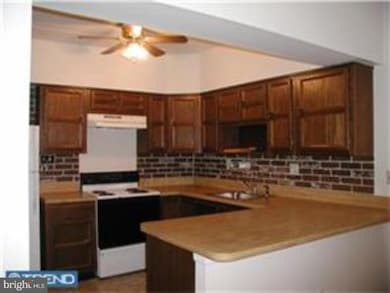 77 Oakridge Dr unit 77, Langhorne, PA 19047 - photo 2