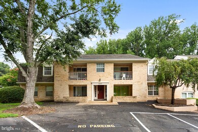 5807 Cove Landing Rd unit 101, Burke, VA 22015 - photo 3