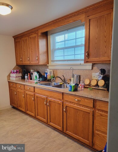 461 S 2nd St, Chambersburg, PA 17201 - photo 6