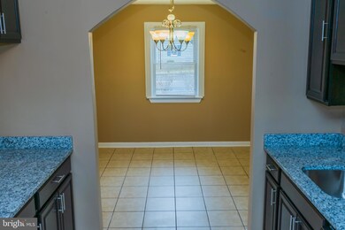 2403 Kent Village Dr, Hyattsville, MD 20785 - photo 3