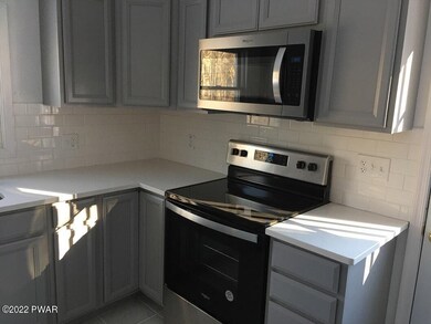 108 Market Rd, Greeley, PA 18425 - photo 7