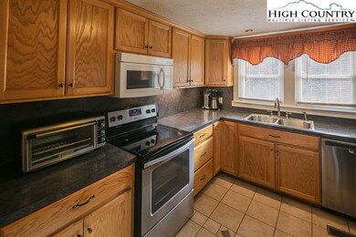 415 Old Us 421, Deep Gap, NC 28618 - photo 6