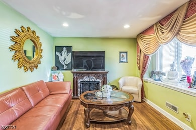 12 Streuli Ct, Elmwood Park, NJ 07407 - photo 4