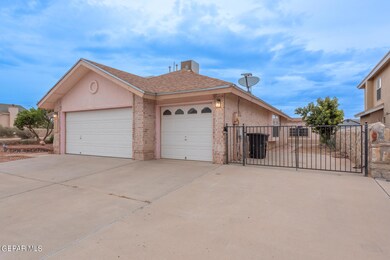 13813 Horizon Heights Cir, Horizon City, TX 79928 - photo 4