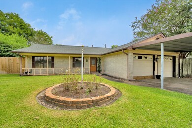 1009 Stadium Dr, Alvin, TX 77511 - photo 2