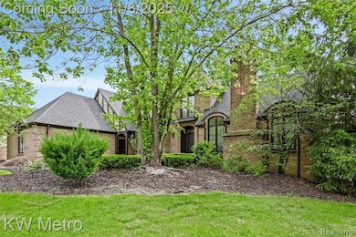 2863 Meadowood Ln, Bloomfield Hills, MI 48302 - photo 2