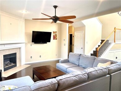 8801 Dunraven St, Lenexa, KS 66227 - photo 7