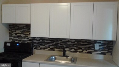 917 Lawrence Ave, Darby, PA 19023 - photo 4