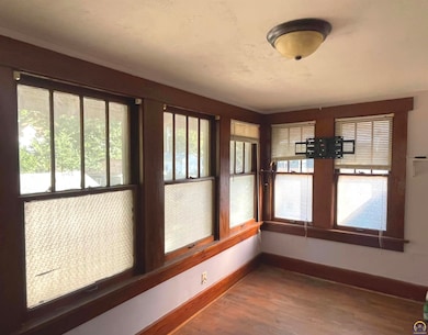 312 SW Elmwood Ave, Topeka, KS 66606 - photo 7