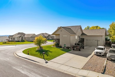 419 Skyline Dr NE, Great Falls, MT 59404 - photo 6