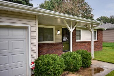 1119 W Morningside St-4