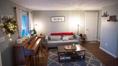 703 Wesfall Ct, Columbus, OH 43228 - photo 3