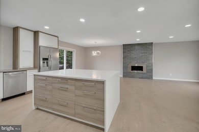 6170 Howells Rd, Alexandria, VA 22310 - photo 6