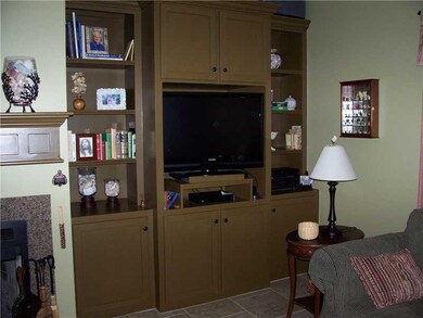Den/Family/Great Room. Built-In Entertainment Cent