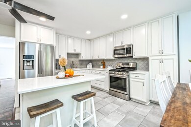 10634 Alison Dr, Burke, VA 22015 - photo 6