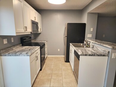 4995 Singleton Dr unit 18c, Hilliard, OH 43026 - photo 3