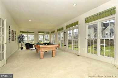 25725 Summerbank Ct, Chantilly, VA 20152 - photo 3