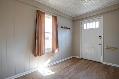 2522 N Edwin Cir, Memphis, TN 38104 - photo 5