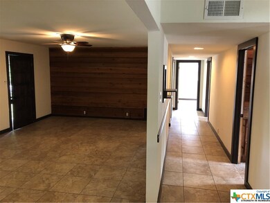 702 Chicago St, San Marcos, TX 78666 - photo 4