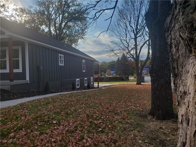 1400 S Dodgion Ave, Independence, MO 64055 - photo 3