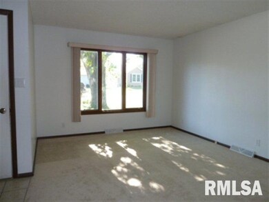 1815 N Logan St, Lincoln, IL 62656 - photo 3