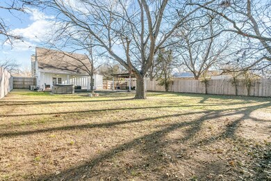 416 N Acorn St, Fredericksburg, TX 78624 - photo 7